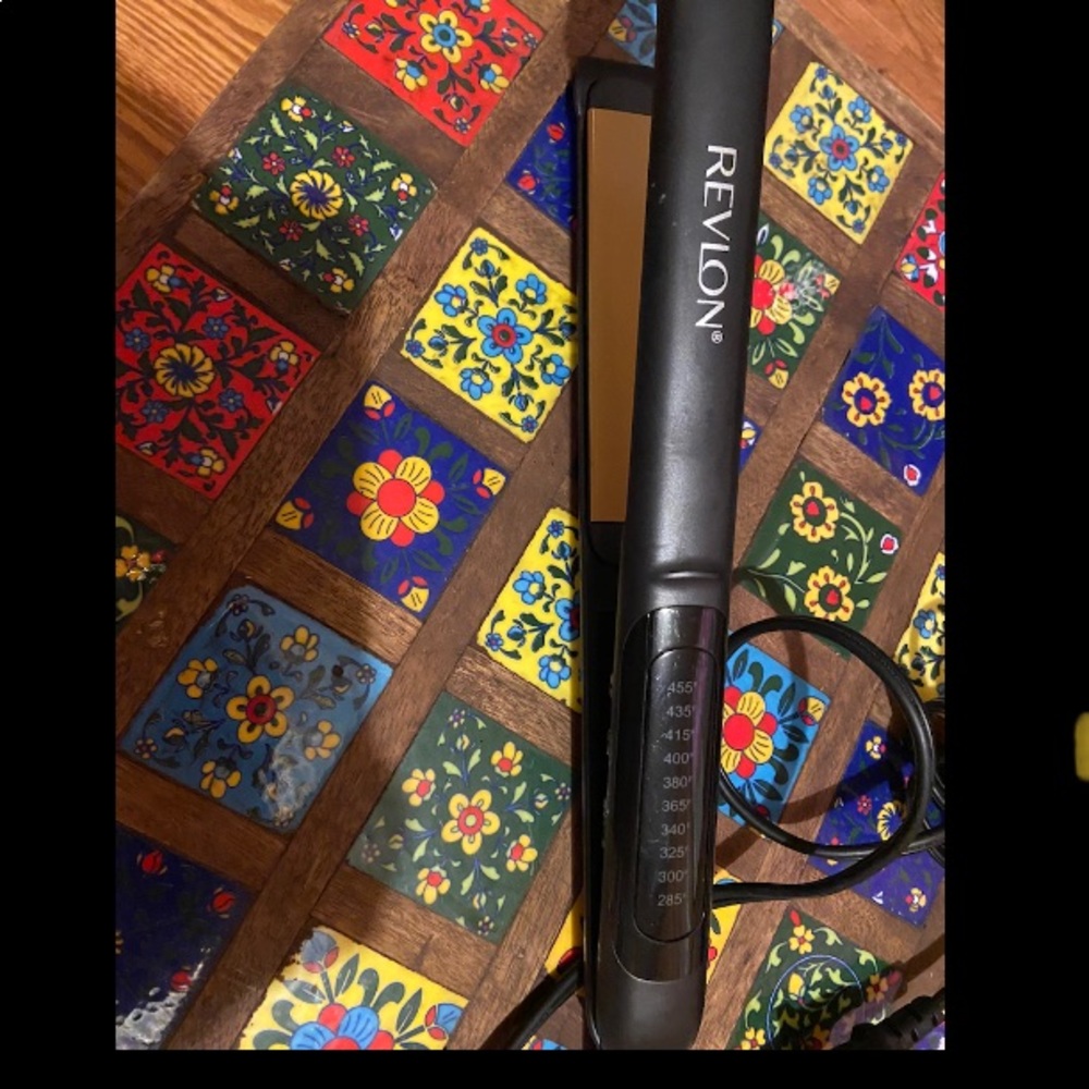 Revlon hair straightener